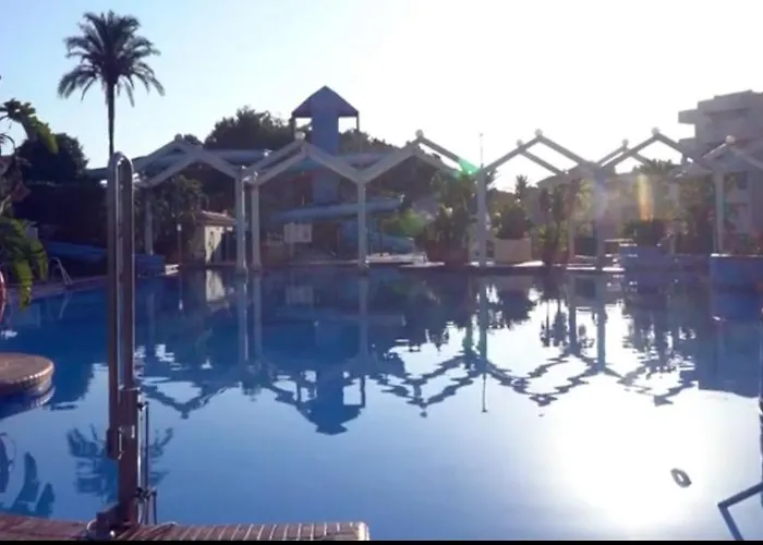 Apartahotel Benal 3*